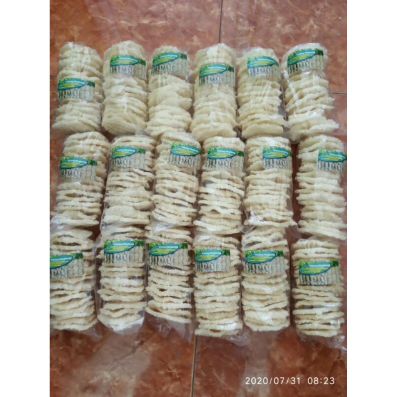 

Makanan tradisional Rengginang singkong/ criping asli Wonogiri.