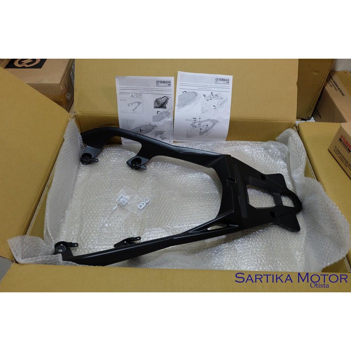 Original Accessories Rear Carrier (Braket Box) Yamaha Xmax 250