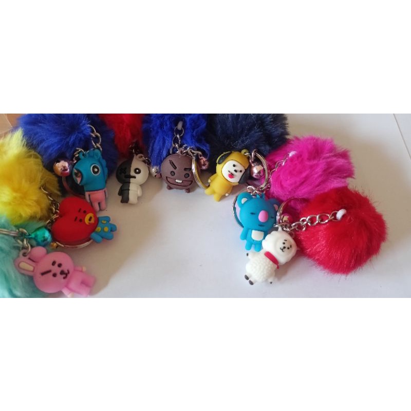 Gantungan kunci bulu BT21