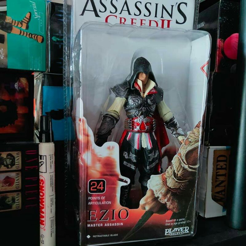 Mainan figureneca ezioassasin creed II
tinggi sekitar 7 inch
Full artikulasi
Neca
Detail bagus