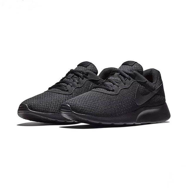 black nike trainers tanjun