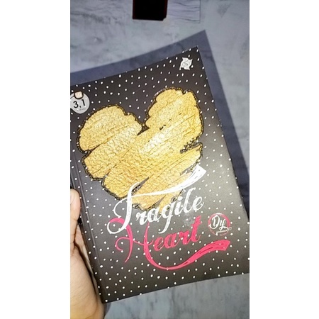 PRELOVED NOVEL FRAGILE HEART - Daasa97