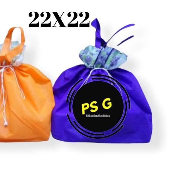 

Tas box nasi hajatan/spunbond/serut 22x22(Lusin)