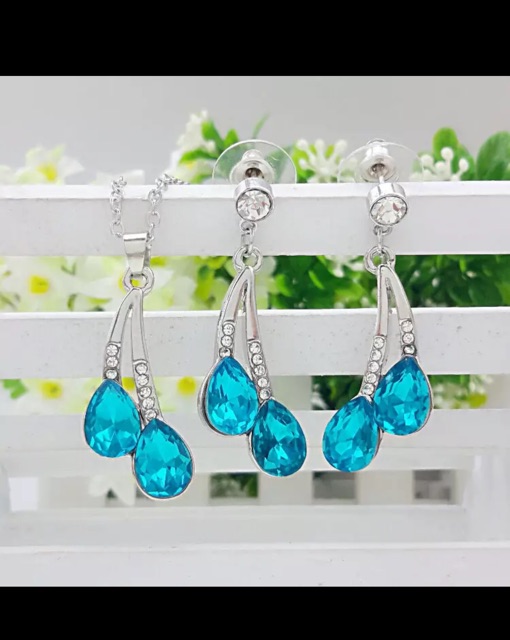 Set perhiasan swarosvky anting kalung import high quality A20