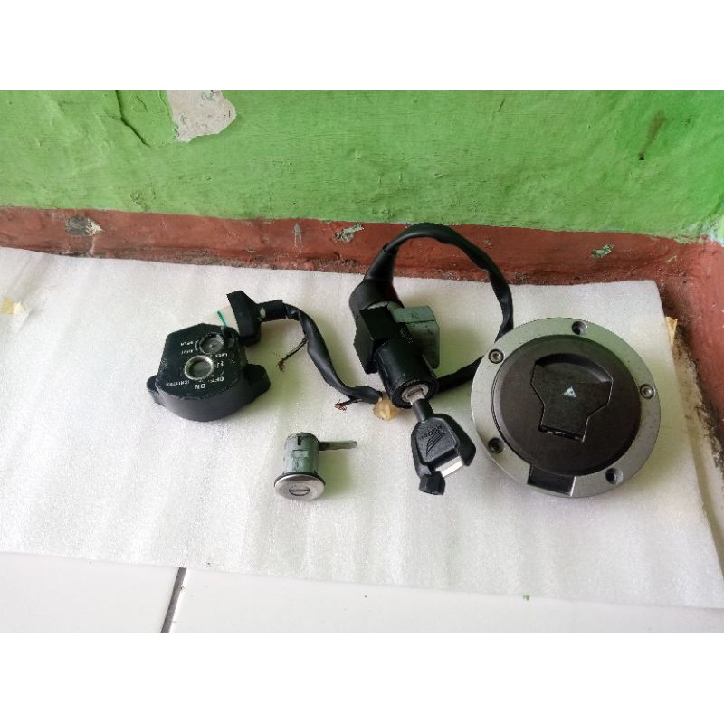 Kunci kontak set cbr 150r facelift - Key set Cbr 150R Facelift K45G K45N K45R