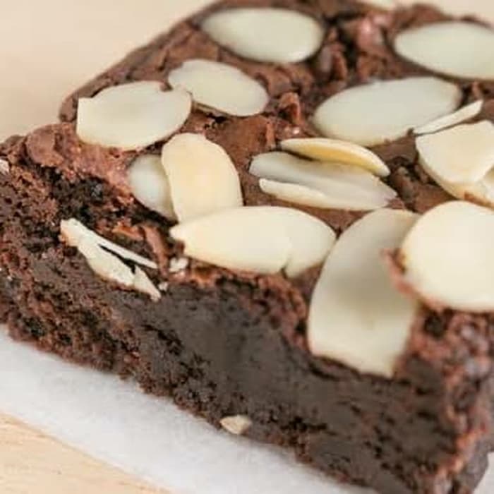 

Jual promo 3 get 4 brownies Cadburry 10x10 keju almond by Lynn Cake