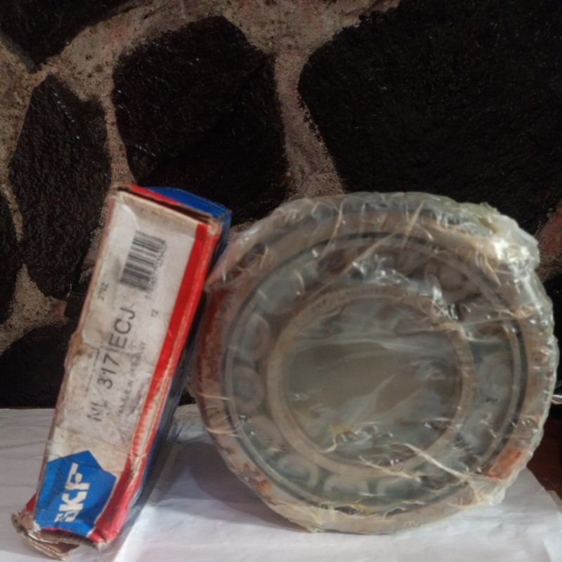 NU 317 ECJ SKF Cylindrical Roller Bearing (Made In Germany) Original
