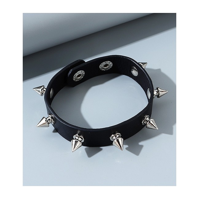 LRC Anting Tusuk Fashion Black Rivet Alloy Mens Bracelet Y64884