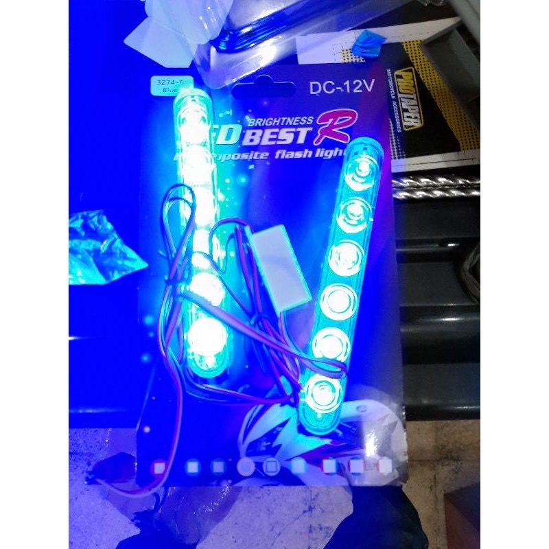 LAMPU FLASH LAMPU BLITZ KEDAP KEDIP 6 MATA HARGA SEPASANG BIRU