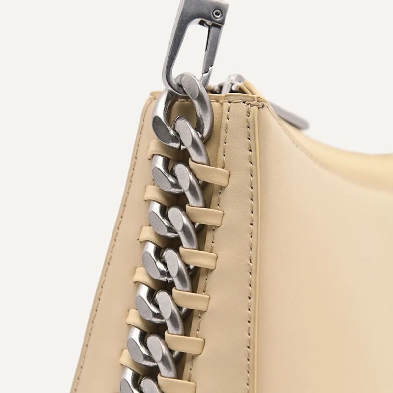 P Leather Around Chain Shoulder Bag