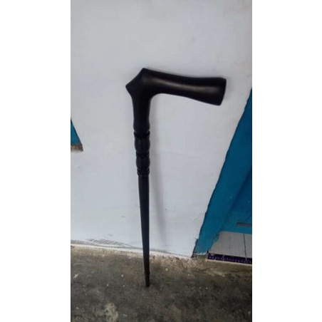 Tongkat jalan kayu hitam