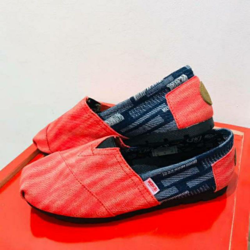 SEPATU WAKAI CORE STAMP CEWEK 100% ORIGINAL
