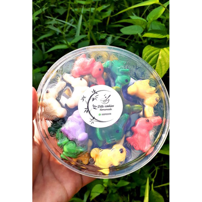 

Coklat karakter kelinci warna warni/ kelinci paskah/ coklat pertoples uk. 250 gram/ coklat enak