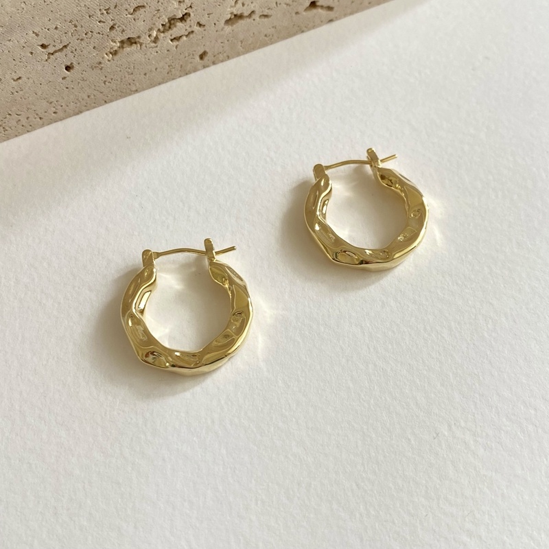 Anting Bulat Bahan Metal Gaya Trendy / Simple Untuk Wanita