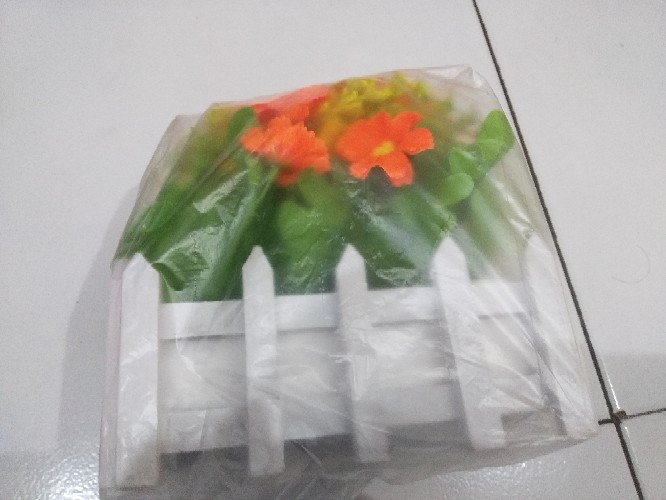 Pot Pagar / Vas Bunga Bentuk Pagar Dengan Busa