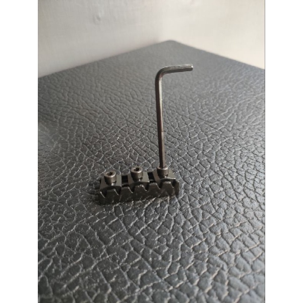 kunci L untuk gitar tremolo atau lock nut