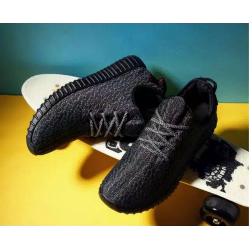 NEW  !!!   Sepatu kets pria Yzzy full black