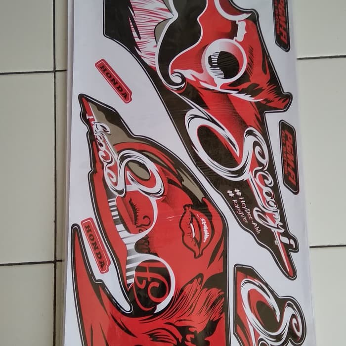 Sticker & Striping variasi Thailand Honda Scoopy fi 2016 Hitam-merah f1342