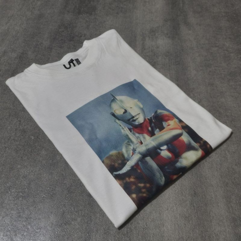 kaos uniqlo ultramen / kaos anime ultramen