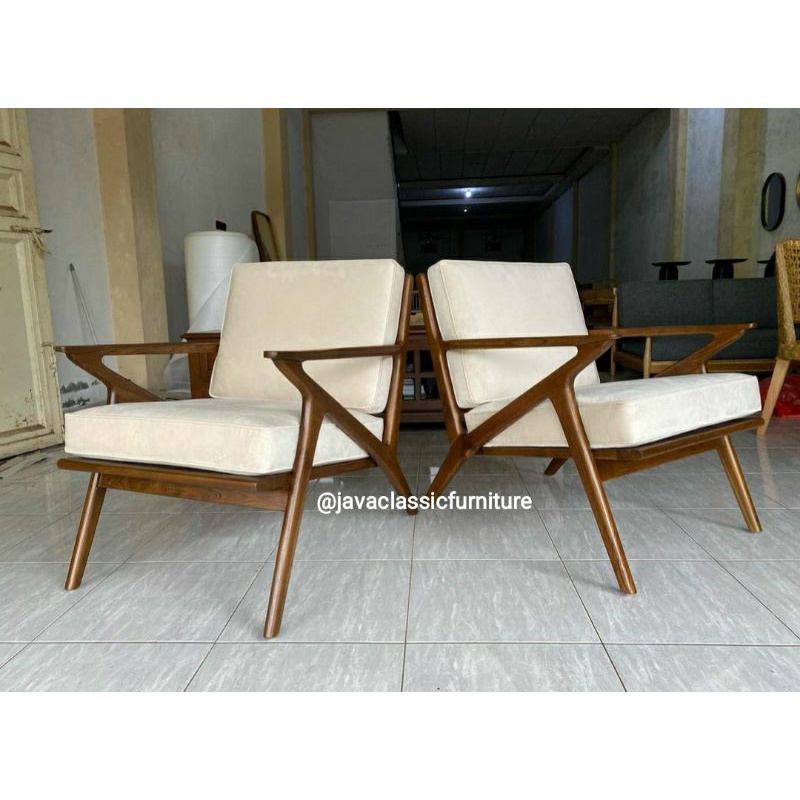 KURSI TERAS SANTAI SCANDINAVIA RETRO VINTAGE 1 SEATER ARMCHAIR RUANG TAMU MURAH DUDUKAN JOK BUSA KAIN BLUDRU BAHAN KAYU JATI TUA TPK GRADE A BERKUALITAS FINISHING NATURAL DOFF FURNITURE JEPARA-3