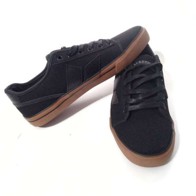 Macbeth James black gum- Macbeth james black cement- Macbeth James Black white- Macbeth James bc