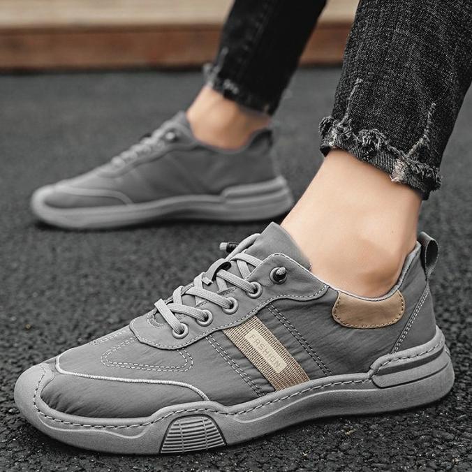 Sepatu Sneaker Pria Import LAOCTSE