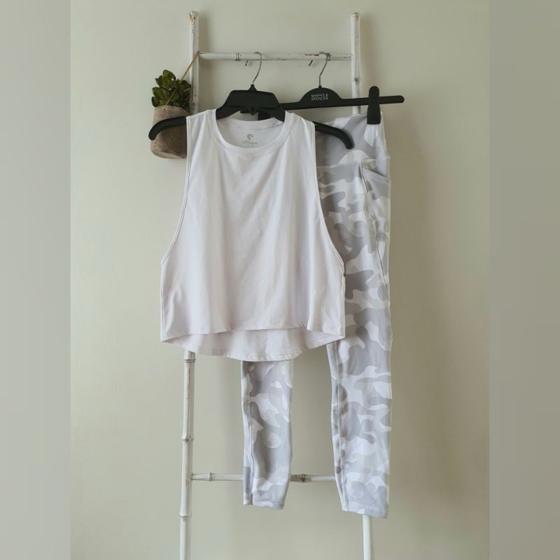 Athluna White Tanktop & Gottex White Camo 7/8 Legging