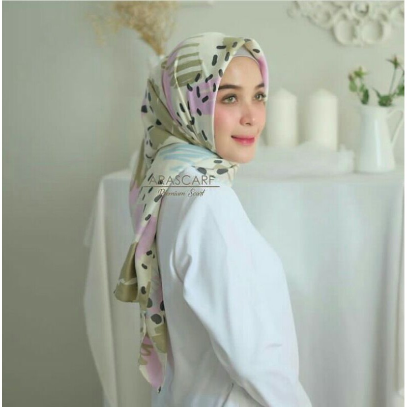 SEGIEMPAT ARASCARF/ARA ETNICA SQUARE BY ARASCARF/SEGI EMPAT ARA ETNICA SQUARE ARASCARF