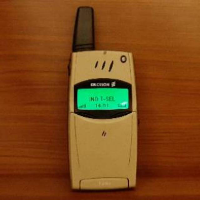 Ericsson T28 T28s  Handphone Jadul Lipat & Antena Original Not T20 or T29 or T39 or T100