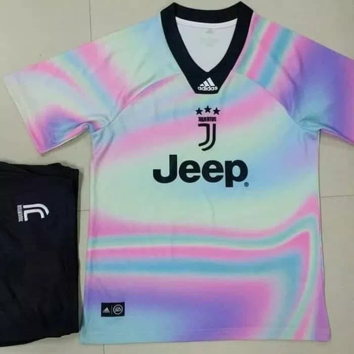 Khanzzs lagi ada      JERSEY BOLA KIDS / ANAK JUVENTUS EA SPORT 4TH NEW 2018-2019 GRADE ORI     Mari