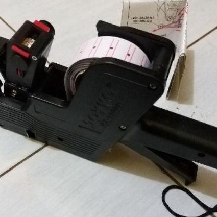

MESIN JOYKO LABEL HARGA BARIS 8 DIGIT TERUNTUK DITEMPEL DI KEMASAN BARANG JUALAN ANDA PRAKTIS <