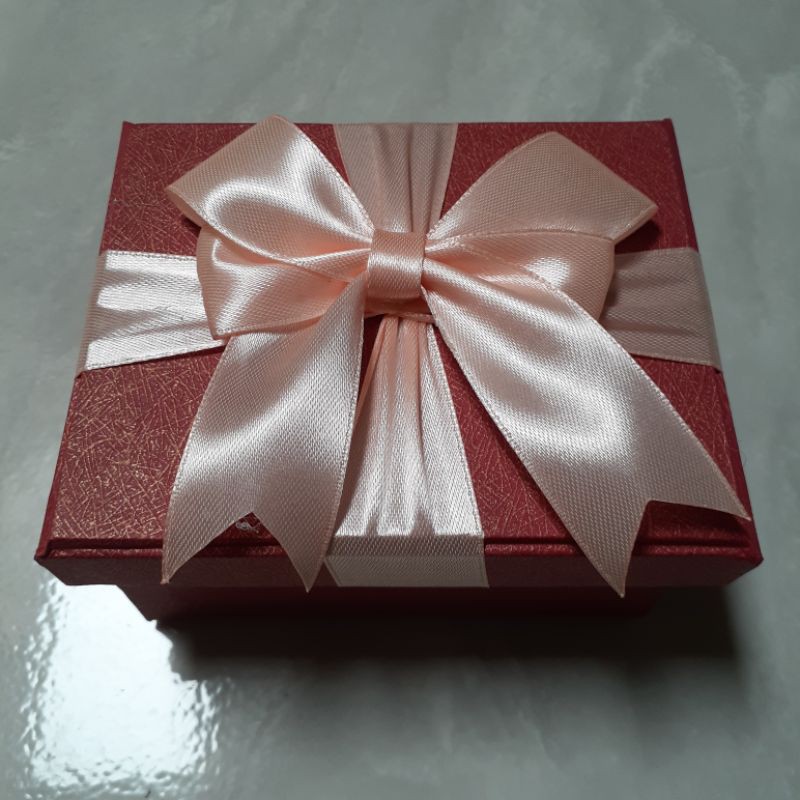 HARDBOX GIFTBOX MERAH KOTAK KADO Custom Size dan Warna