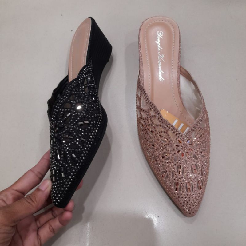 sandal slop wanita yongki komaladi (36-40)
