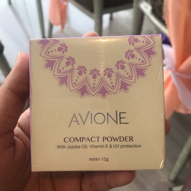 Bedak padat avione