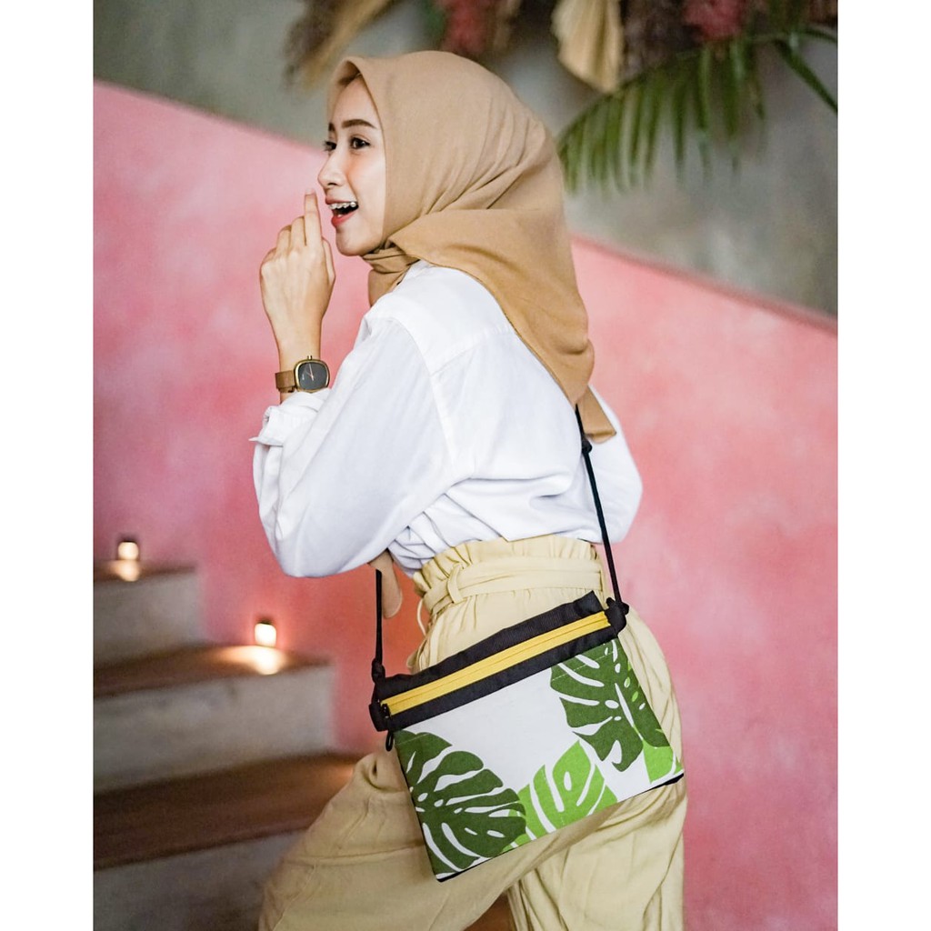 SLING BAG SACOCHE MONSTERA HIJAU // taskanvasbdg - tas selempang wanita motif - tas pouch cewek lucu