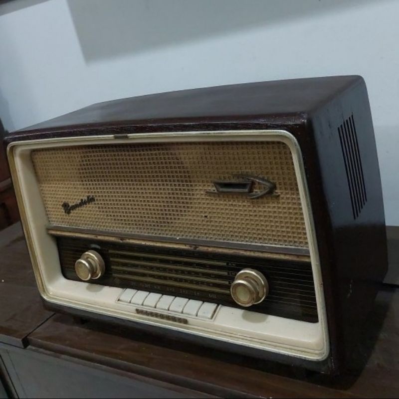 Radio tabung Telefunken Bandola 7161W normal nyala tube