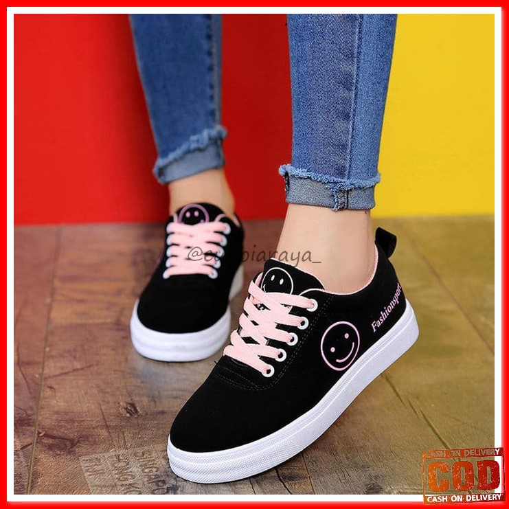 Sepatu Fashion Kets Sneakers Star Cewek Wanita Casual Kerja Korea UA932 Sepatu Kets Ys12 Hitam/Fant