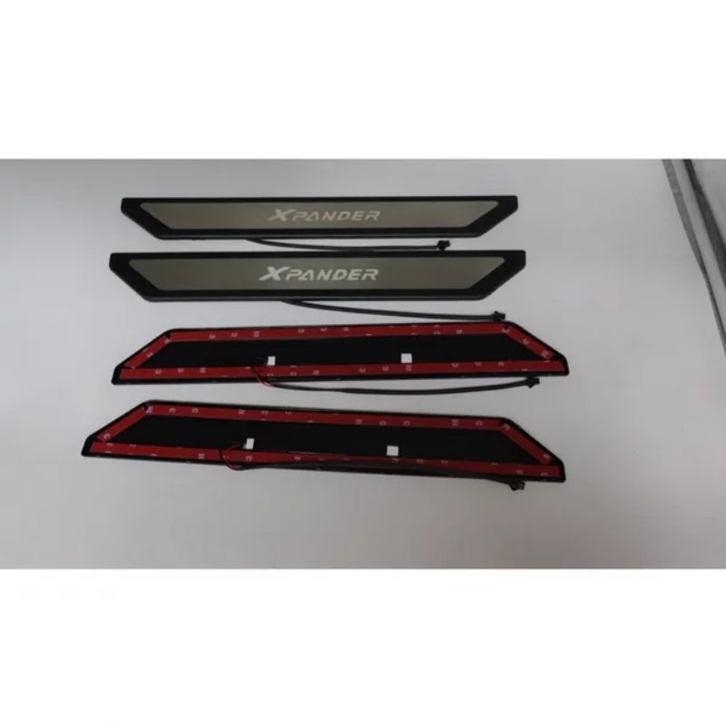 Sillplate Samping Lampu Xpander Model Kombinasi Stainless Hitam LED
