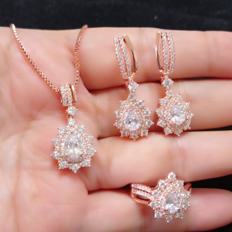 Set Perhiasan Replika Berlian Eropa Lapis Emas Set Replika Berlian Mewah Set Perhiasan Mewah Set Per