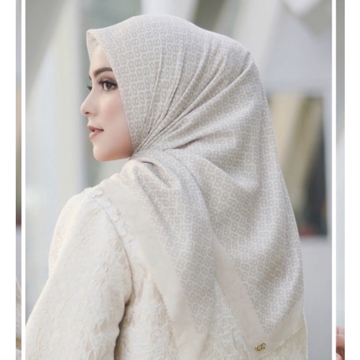 Buttonscarves Tapis Square Seed