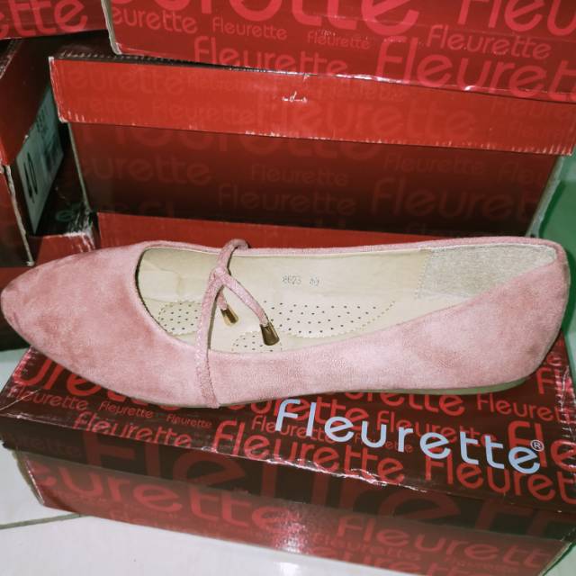 Sepatu fleurette