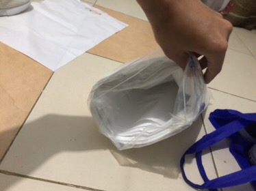 Plastik Klip Pond Oval Plong (tebal) 30x38+7/ 30x45 Isi 100 Lembar. Bening,susu,hitam