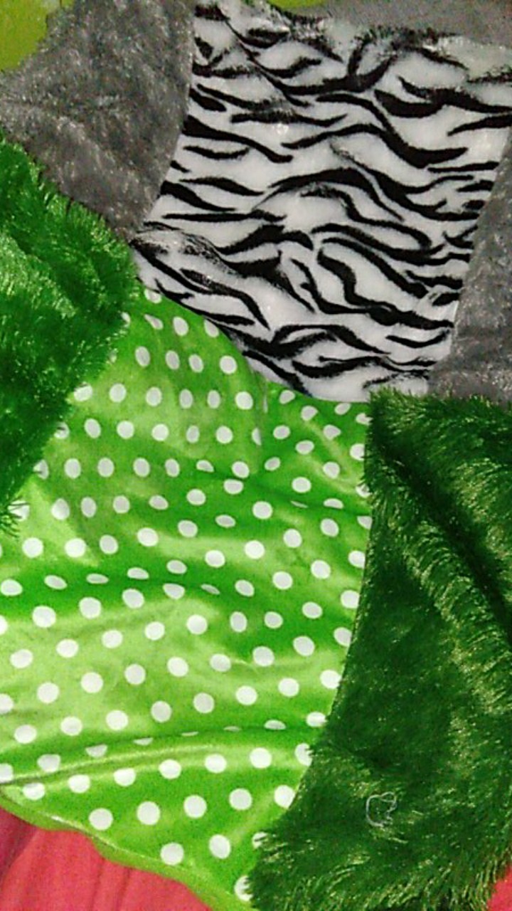 Kain Bulu Rasfur Bantal Guling Siap Di-isi (net Rp.8500)