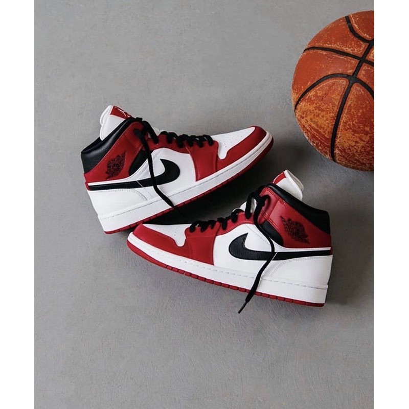 jordan 1 mid chicago 2020