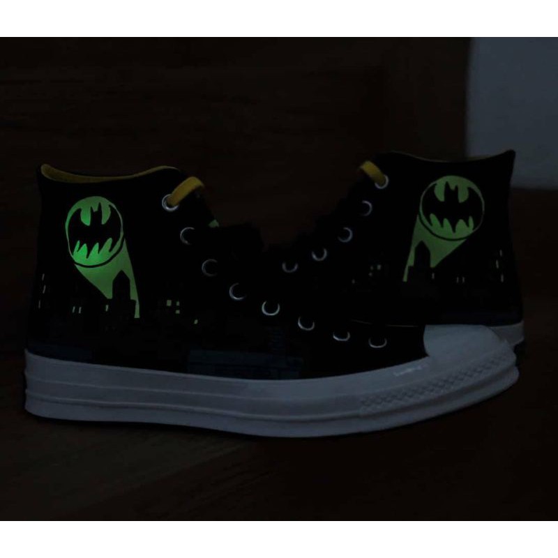 sepatu converse batman chinatown glow in the dark Sepatu converse original