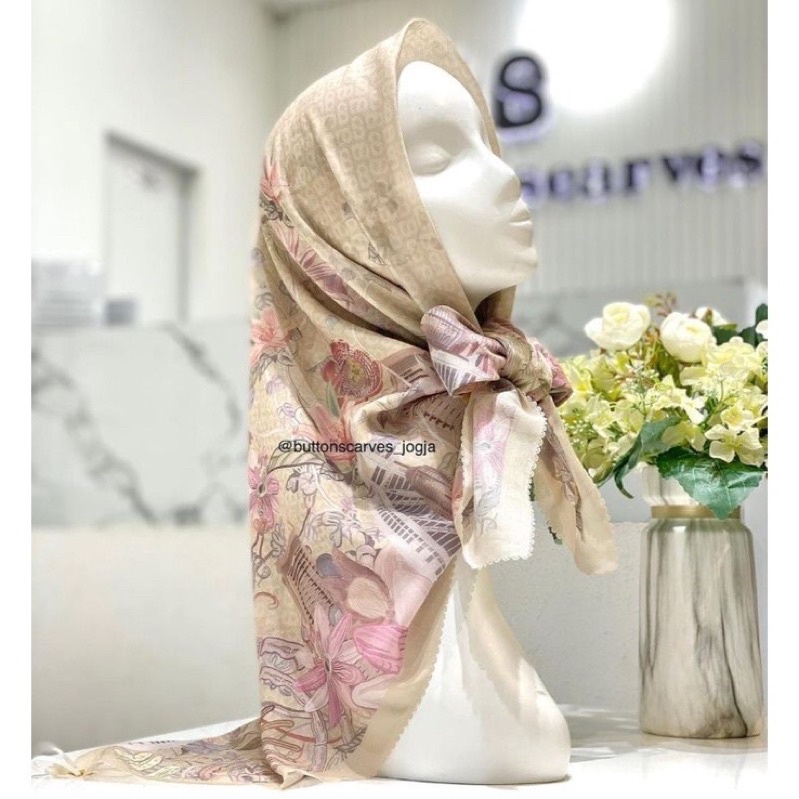 Dubai series buttonscarves - Ivory