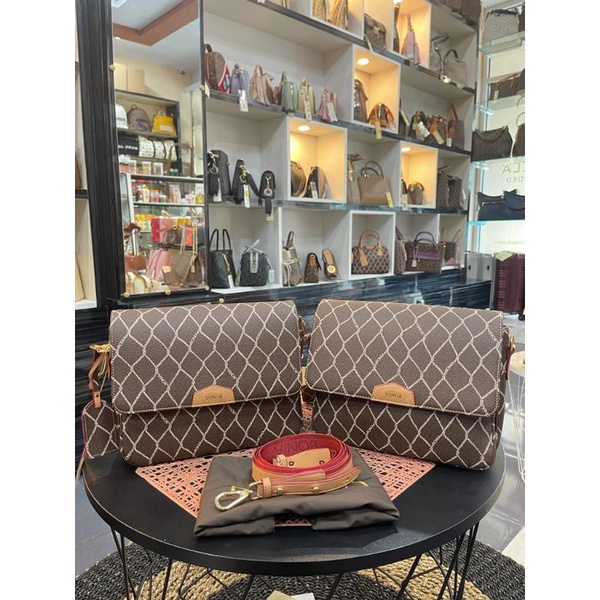 SLING BAG TAS WANITA MERK BONIA HARGA TERMURAH KUALITAS ASLI BARANG BARU,BARANG BRANDED