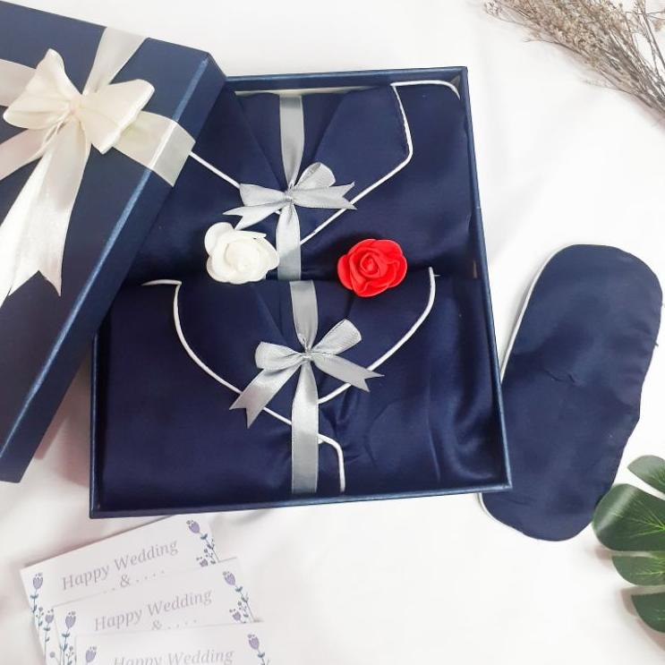 

⭐produk☑piliihan.⭐ Giftbox Hampers Exclusive Piyama Couple Premium /Hampers / Kado Pernikahan / Sese