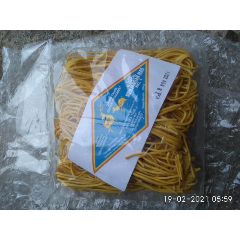 

mi bahan bakmie cap kancil menjangan