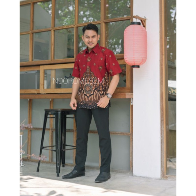 Kemeja Batik Premium Lengan Pendek Warna Merah Batik Ori Solo Batik Pendek Pria Batik Warna Merah